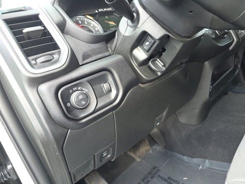 Used 2024 RAM 2500 Big Horn w/ Safety Group image 18