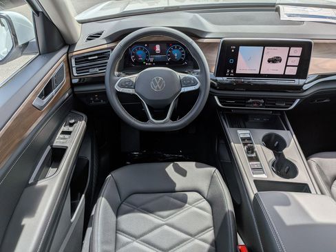 New 2026 Volkswagen Atlas SE FWD image 31
