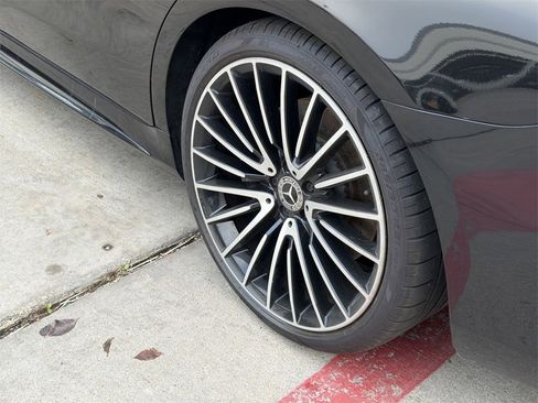 Used 2022 Mercedes-Benz S 580 4MATIC Sedan w/ AMG Line Package image 5