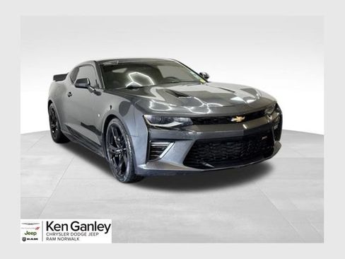 Used 2018 Chevrolet Camaro SS RWD image 1