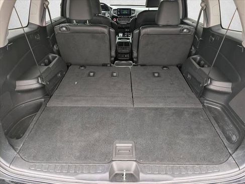 Used 2021 Honda Pilot Touring image 6