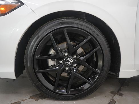 Used 2025 Honda Civic Sport image 28