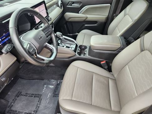 Used 2025 Chevrolet Colorado ZR2 AWD/4WD image 4