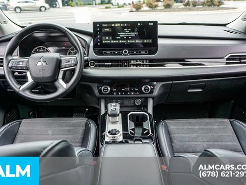 Used 2025 Mitsubishi Outlander SE FWD image 28