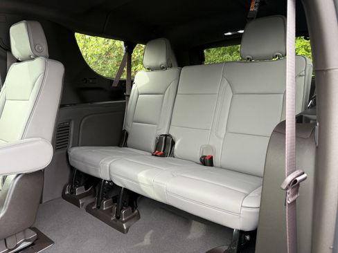 New 2026 GMC Yukon XL Elevation w/ LPO, Illumination Package image 18