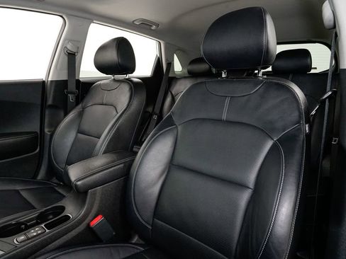 Used 2017 Kia Niro Touring image 11