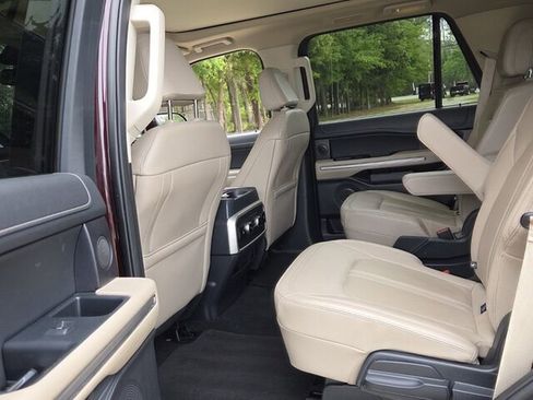 Used 2024 Ford Expedition Limited RWD image 8