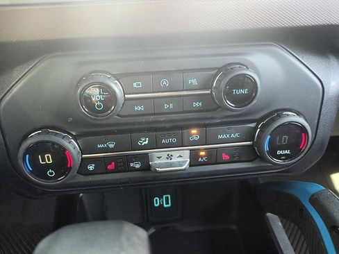 Used 2023 Ford Bronco Outer Banks AWD/4WD image 23