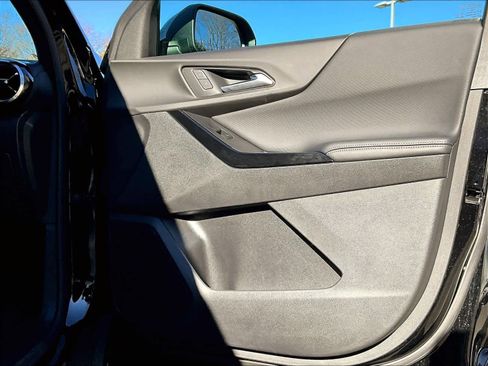 Used 2025 Chevrolet Equinox LT image 12