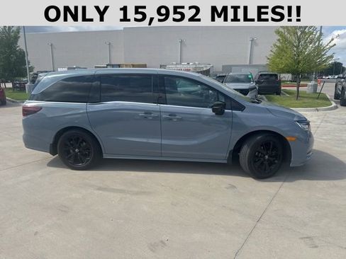 Used 2024 Honda Odyssey Sport image 2