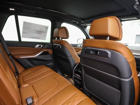 New 2026 BMW X5 xDrive40i w/ Climate Comfort Package image 24