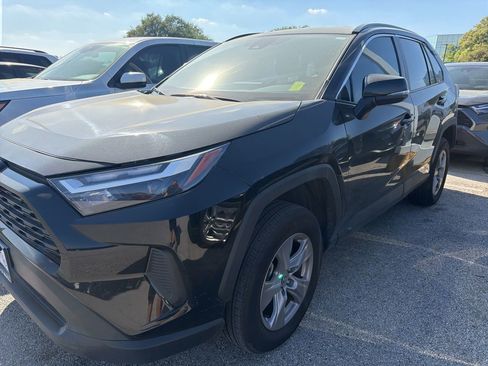 Used 2025 Toyota RAV4 XLE image 1