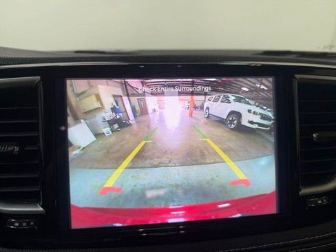 Certified 2025 Chrysler Pacifica Limited FWD image 20