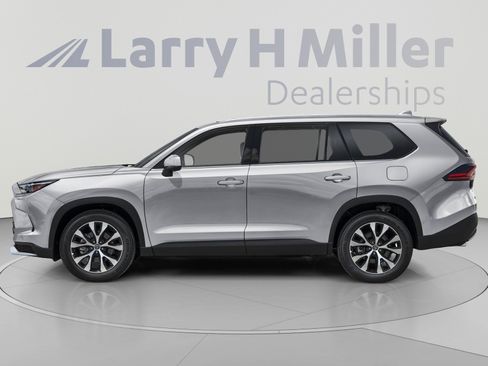Used 2024 Toyota Grand Highlander AWD Hybrid image 3