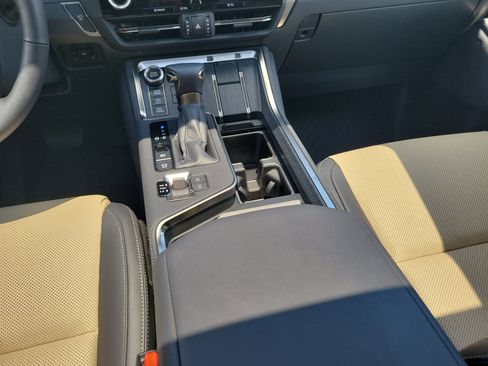 Certified 2026 Lexus GX 550 AWD/4WD image 21