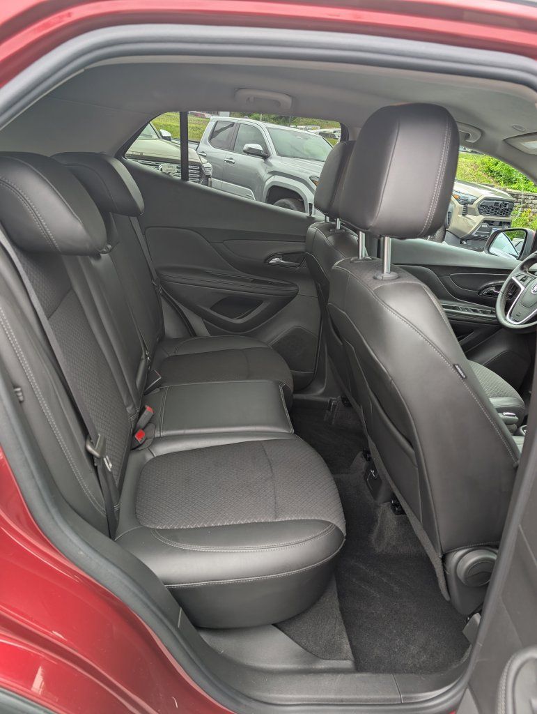 Used 2022 Buick Encore Preferred w/ Safety Package AWD/4WD image 19
