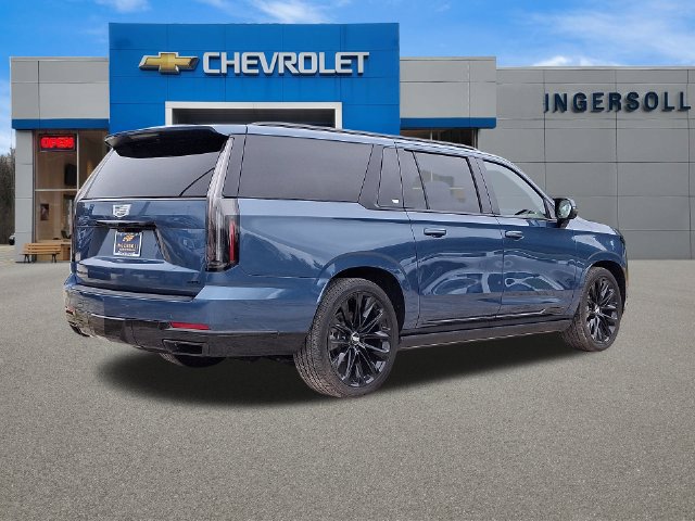 Used 2025 Cadillac Escalade ESV Sport Platinum w/ LPO, ONYX Package AWD/4WD image 24