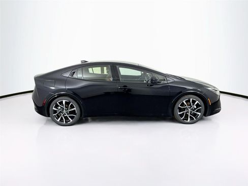 New 2026 Toyota Prius Plug-In Hybrid FWD image 5