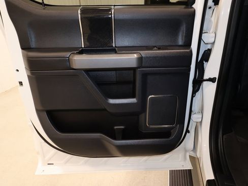 Certified 2022 Ford F250 Platinum w/ FX4 Off-Road Package image 16