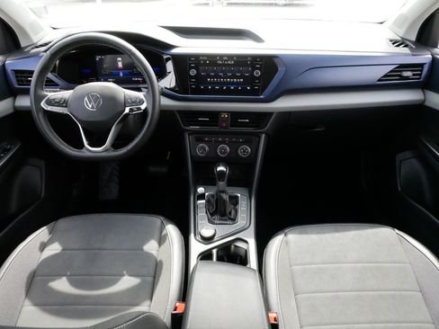 Certified 2022 Volkswagen Taos SE w/ Panoramic Sunroof Package AWD/4WD image 10