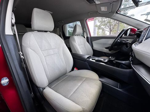 Used 2025 Nissan Rogue SV AWD/4WD image 44