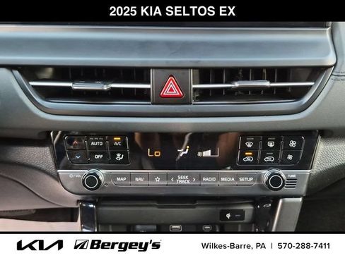 Certified 2025 Kia Seltos EX AWD/4WD image 22