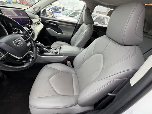 Used 2023 Toyota Highlander Limited AWD/4WD image 20
