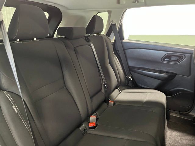Used 2024 Nissan Rogue S FWD image 14