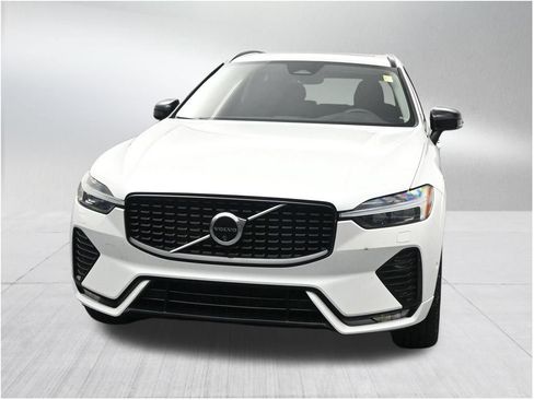 Used 2024 Volvo XC60 B5 Plus w/ Climate Package AWD/4WD image 8