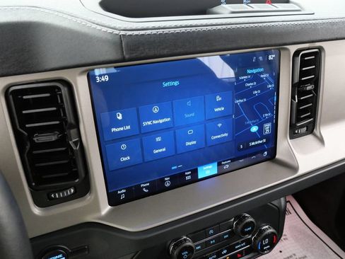 Used 2025 Ford Bronco Outer Banks AWD/4WD image 28