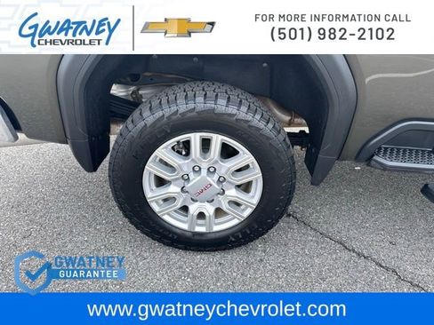 Used 2022 GMC Sierra 2500 SLT w/ SLT Premium Package image 11