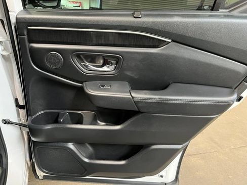 Used 2023 Honda Pilot Elite image 13