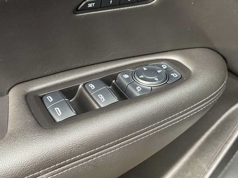 Used 2025 Cadillac XT6 Premium Luxury AWD/4WD image 16