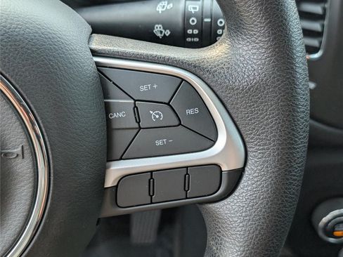 Used 2018 Jeep Compass Sport AWD/4WD image 21