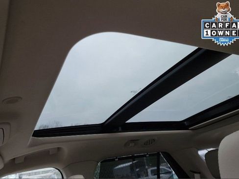 Used 2022 Ford Explorer Limited w/ Equipment Group 301A image 7