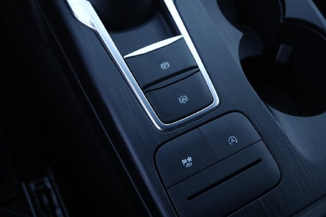 Certified 2025 Ford Escape ST-Line AWD/4WD image 18