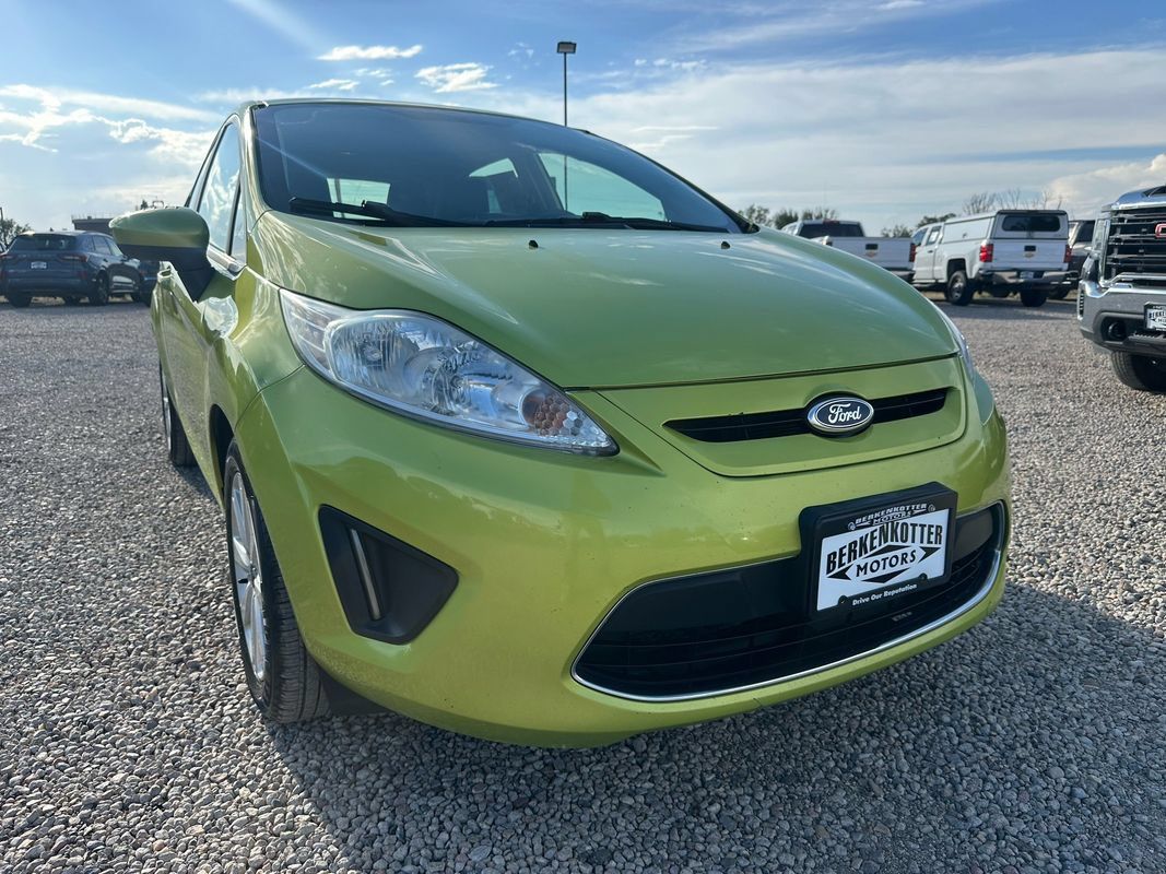 Used 2011 Ford Fiesta SE w/ 203A Rapid Spec Order Code FWD image 2