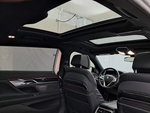 Used 2019 BMW 750i xDrive w/ Executive Package AWD/4WD image 35