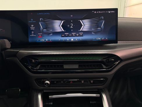 Used 2025 BMW 440i xDrive Convertible AWD/4WD image 32