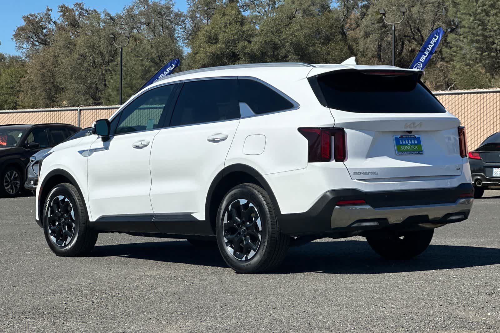 Used 2025 Kia Sorento S AWD/4WD image 5