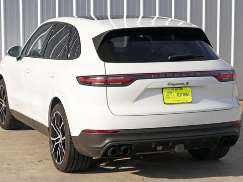 Used 2022 Porsche Cayenne S Platinum w/ Premium Package Plus image 51