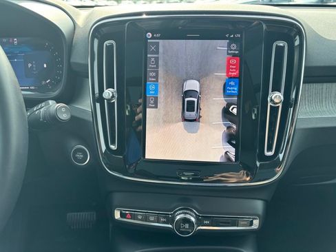 Certified 2026 Volvo XC40 B5 Plus w/ Climate Package AWD/4WD image 18