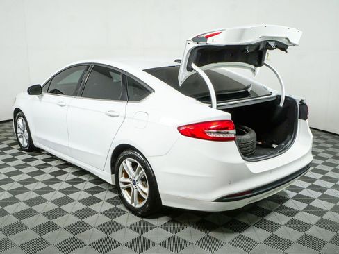 Used 2018 Ford Fusion SE FWD image 29