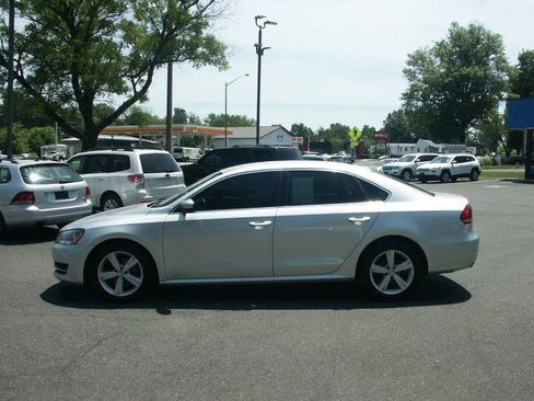 Used 2013 Volkswagen Passat 2.5 SE FWD image 2