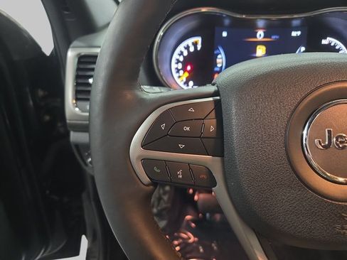 Used 2018 Jeep Grand Cherokee Altitude image 20