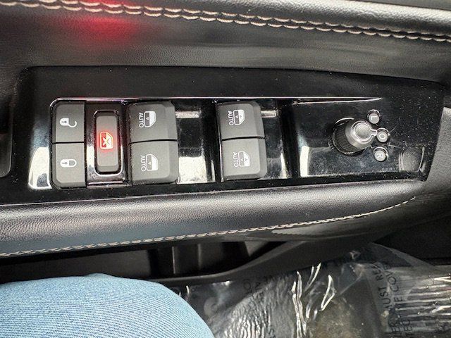 Used 2024 Jeep Wagoneer L Series II w/ Flexible Seating Group AWD/4WD image 25