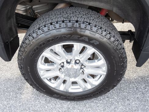 Used 2023 GMC Sierra 2500 Denali w/ Denali Ultimate Package image 50