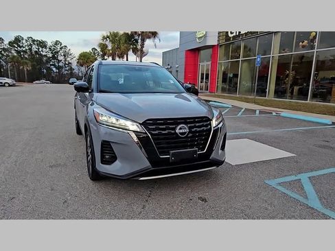 Used 2024 Nissan Kicks SR image 19