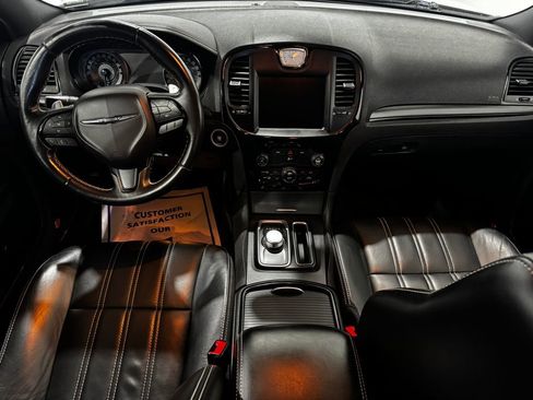 Used 2016 Chrysler 300 S image 29