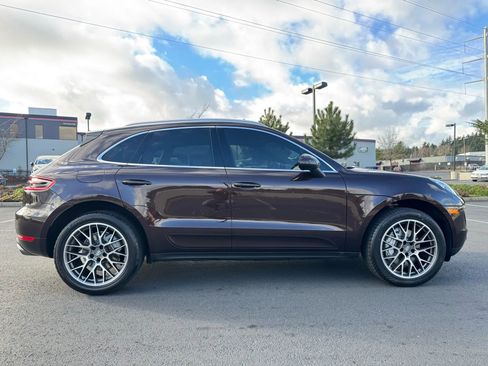 Used 2018 Porsche Macan S image 12